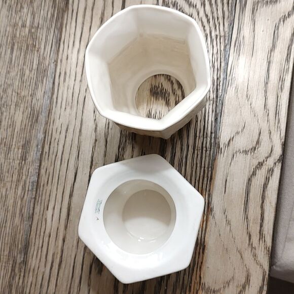 Belleek Doves of Peace 2-Piece Tea Light Holder - Picture 6 of 10